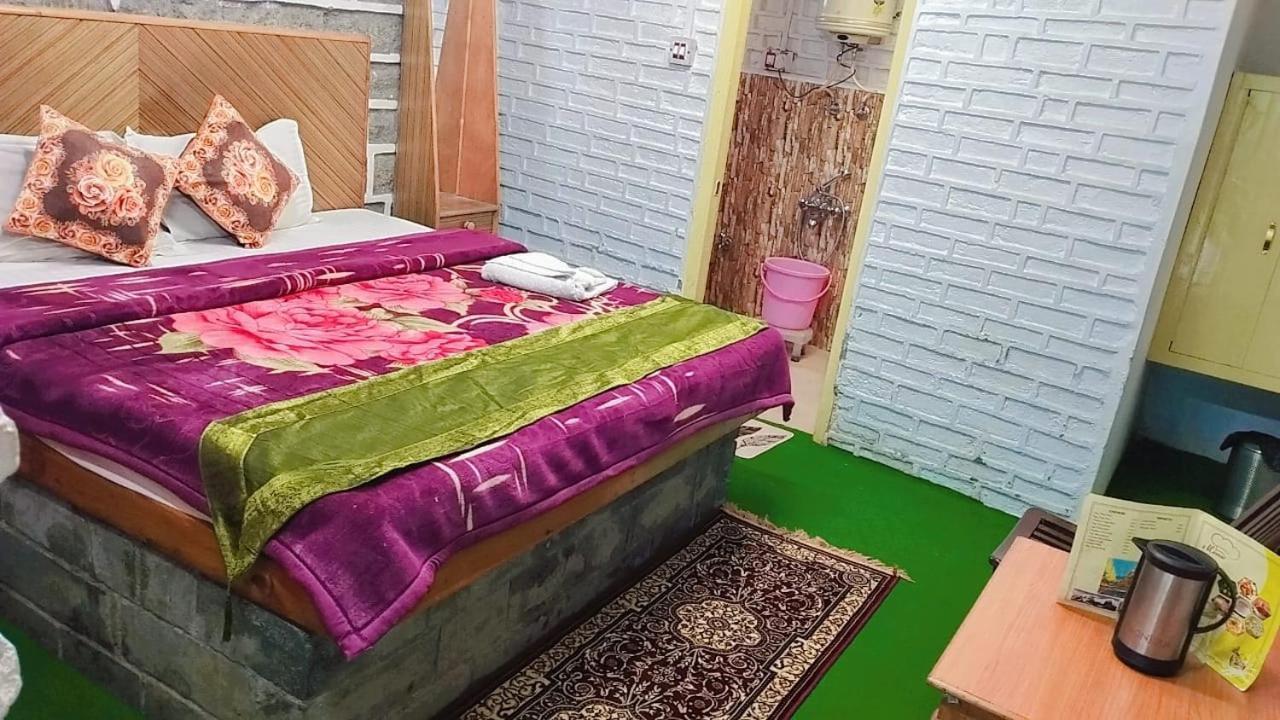 Hotel Seraj International Manāli Exterior foto
