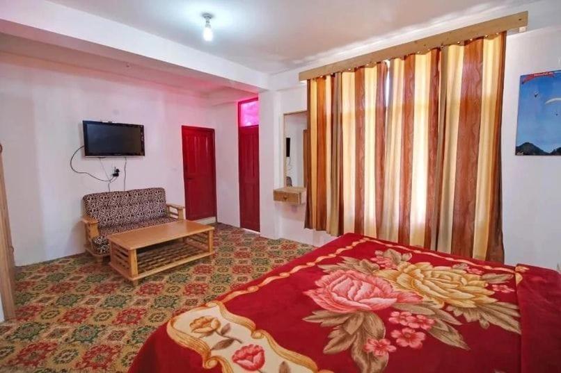 Hotel Seraj International Manāli Exterior foto